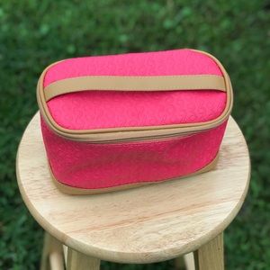 Estée Lauder bring pink and tan makeup bag